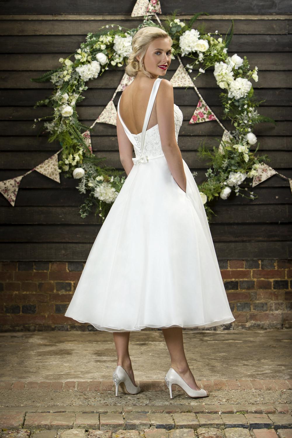 Jeneve Bridal Wear Wedding Dress And Accessories Bridebook