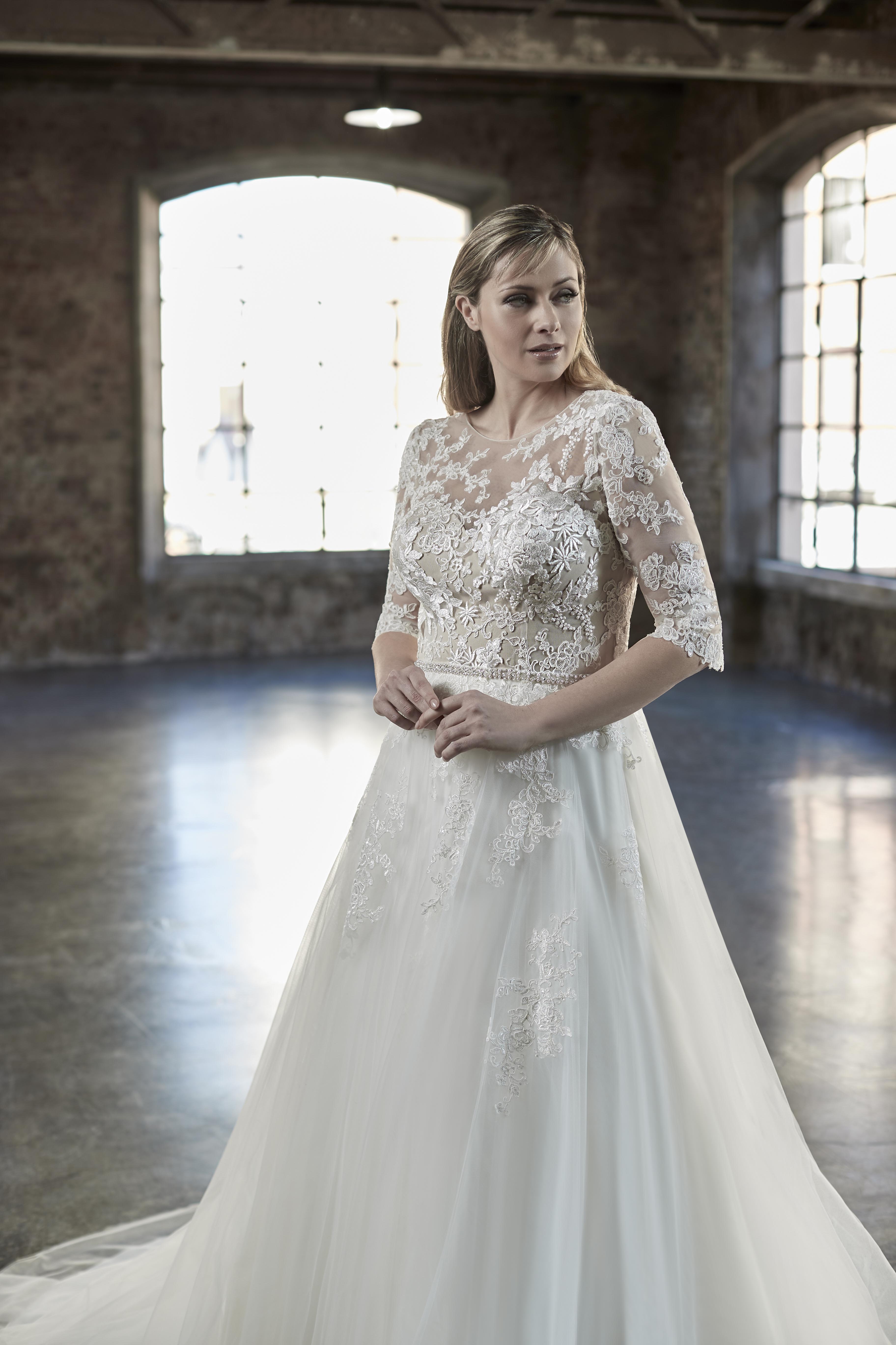 Jeneve Bridal Wear Wedding Dress And Accessories Bridebook